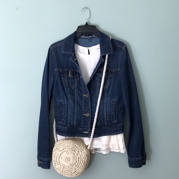 American Eagle Crop Denim Jacket. - Picture 6 of 9